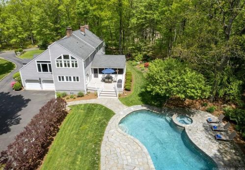 31 Millstone Rd, Wilton CT 06897-1105 exterior