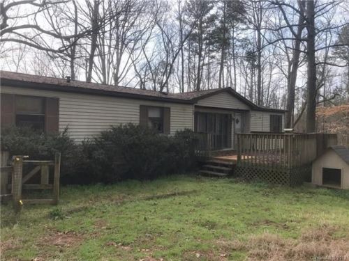 125 Ridgecrest Dr, Stanley NC  28164-9517 exterior