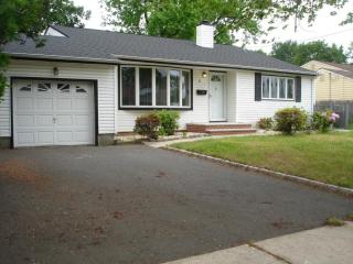 37 Albemarle Rd, Colonia, NJ 07067-1204
