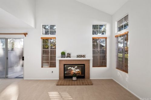 2182 Avocado Dr, Tustin CA 92782-8348 exterior