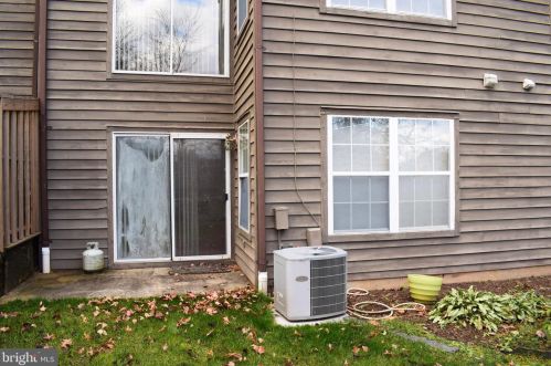 12 Andover Cir, Princeton NJ 08540-1749 exterior