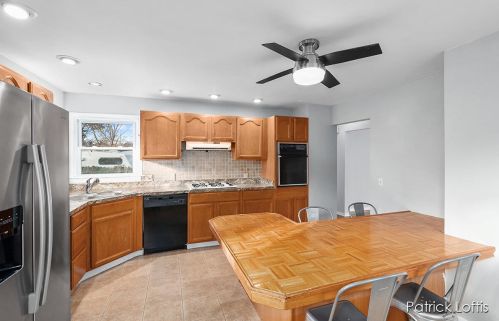 1038 Kentwood St, Grand Rapids MI 49505-4837 exterior