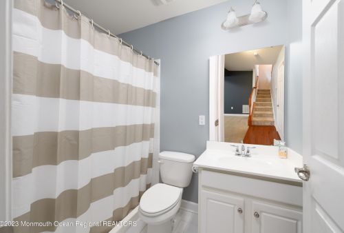 16 Pate Dr, Middletown NJ 07748-1700 exterior