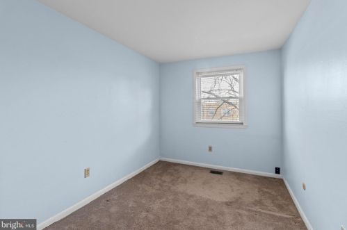 813 6 St, Philadelphia PA 19140-3327 exterior