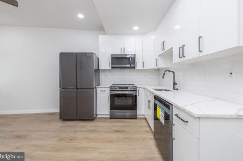 106 Ellsworth St, Philadelphia PA  19147-5408 exterior