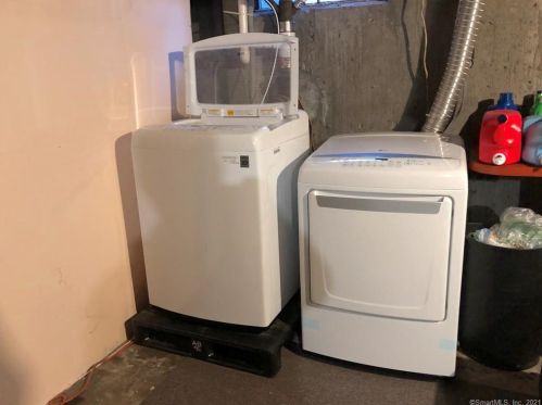 3 David St, Enfield CT 06082-5011 exterior