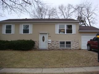912 Jacolyn Dr, Cedar Rapids IA  52405-2816 exterior