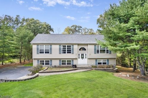 703 Otterhole Rd, West Milford Lakes, NJ 07480-3002