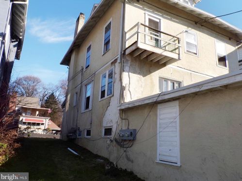 1304 Main St, Darby, PA 19023-1217