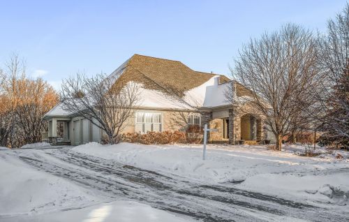 3211 Crestmoor Dr, Saint Paul, MN 55125-5010