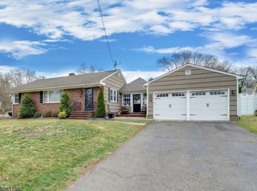 18 Fairview Rd, Clark, NJ 07066-2918