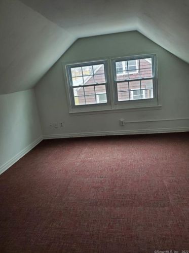 80 Middle Tpke, Manchester CT 06040-4209 exterior