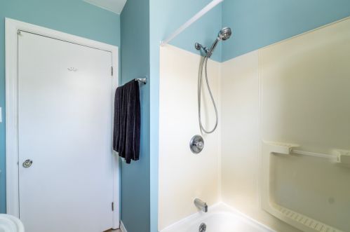 3758 5 Pl, Milwaukee WI 53204-3906 exterior