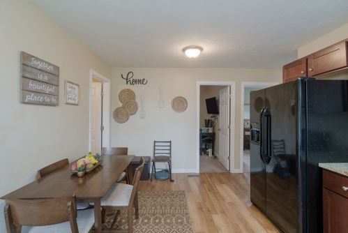 132 Oak St, Taunton MA 02780-4430 exterior