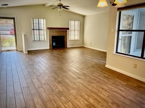 7010 Dallas Dr, Austin TX  78729-7805 exterior