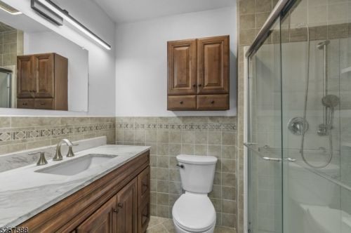 114 Woodlawn Ave, Bridgewater NJ 08807-2031 exterior