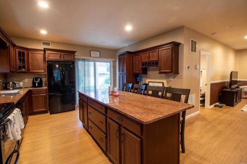 1000 Smithtown Ave, Bohemia NY 11716-2179 exterior