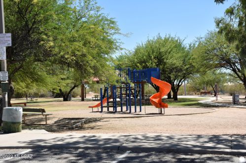 9789 Paseo Del Tornasol, Tucson AZ 85747-5015 exterior