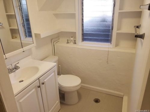 3031 Kalihi St, Honolulu HI 96819-3022 exterior