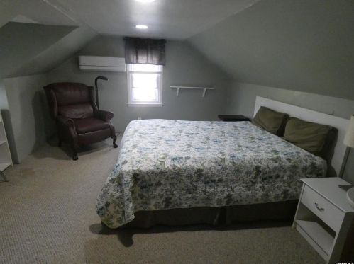 144 Old Country Rd, Huntington Station NY 11747-1814 exterior