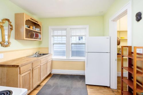 2318 12 St, Duluth MN 55806-1261 exterior