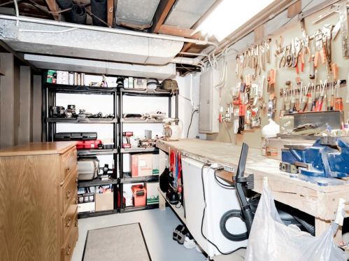 7921 Kostner Ave, Chicago IL 60652-3543 exterior