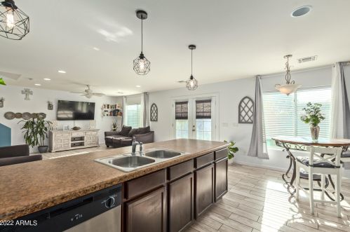 5650 10 Dr, Phoenix AZ 85041-8354 exterior