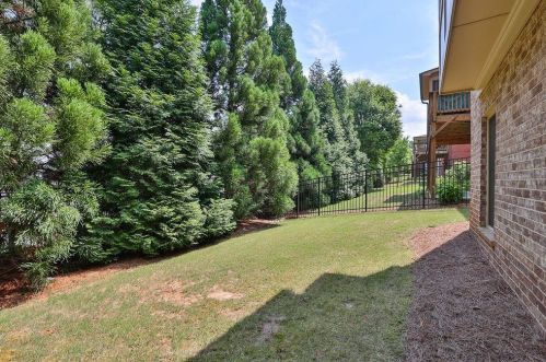 3573 Brookleigh Ln, Atlanta GA 30319-2219 exterior