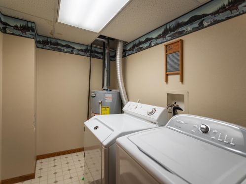 1220 Jackson St, Manitowoc WI 54220-6462 exterior