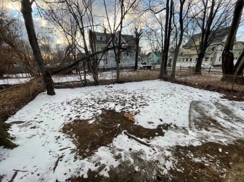 104 Eastern Ave, Springfield MA 01109-3638 exterior