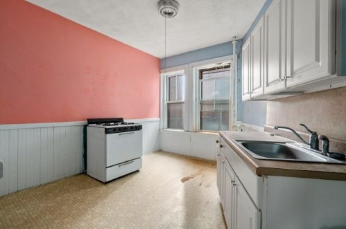 65 Pleasant St, Brookline MA 02446-3723 exterior