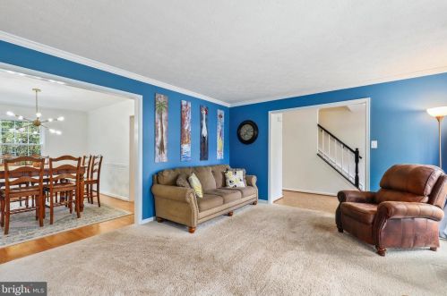 1426 Cellar Crk Way, Herndon VA 20170-2805 exterior