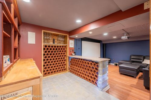 15 Hartshorne Pl, Middletown NJ  07748-2520 exterior