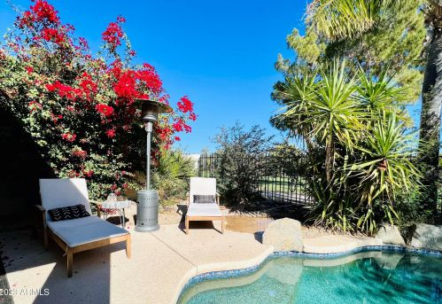 9417 51st St, Phoenix AZ 85044-2334 exterior