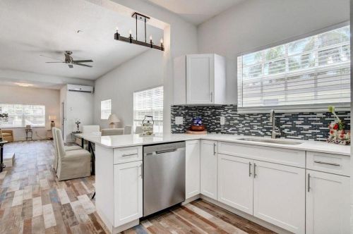 331 1 Ave, Boynton Beach FL 33435-4006 exterior