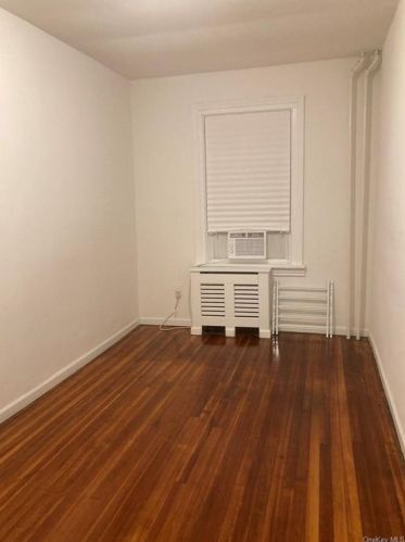 17 Bleeker St, Mount Vernon, NY 10550-1801