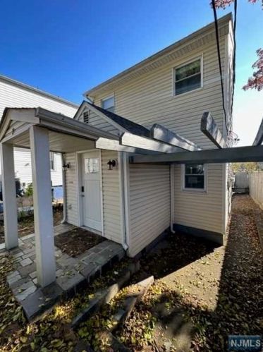 19 Cres Ave, Paterson NJ 07512-2305 exterior