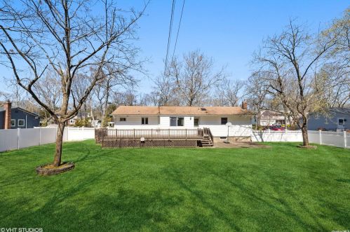 60 Gannet Dr, Commack NY 11725-4903 exterior