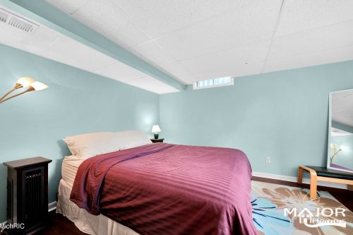 4010 Chamberlain Ave, Grand Rapids MI 49508-2615 exterior