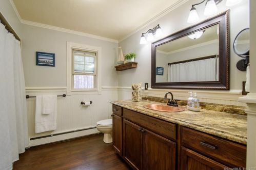 16 Seagrave St, Killingly CT 06239-4129 exterior