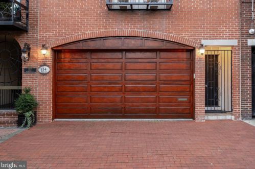 124 Bainbridge St, Philadelphia PA 19147-1866 exterior