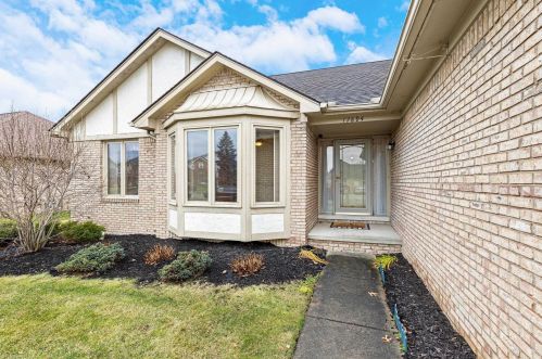 17694 Briarwood Dr, Macomb Township, MI 48044-5519