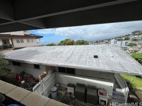 2109 Hillcrest St, Honolulu, HI 96817-2028