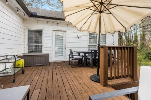 2884 Cravey Dr, Atlanta GA  30345-1420 exterior