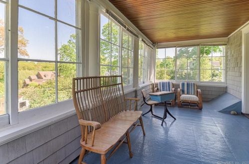 212 Main St, Ridgefield CT 06877-4922 exterior