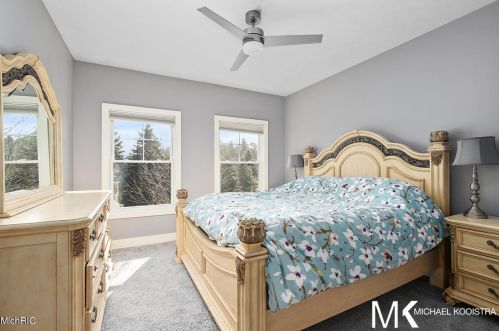 1860 Tall Pne Dr, Grand Rapids MI 49546-7923 exterior