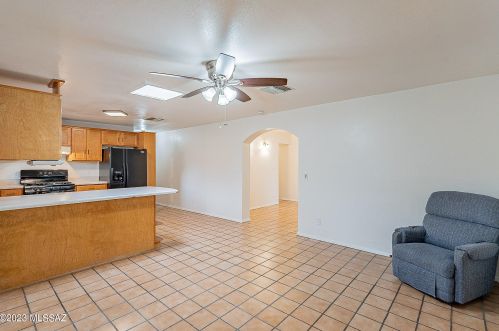 817 District St, Tucson AZ 85714-1105 exterior