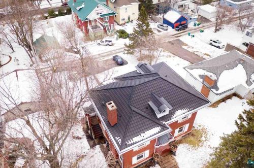 2020 3 St, Duluth MN 55805-1856 exterior