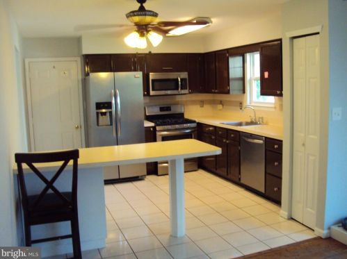 3010 Gladwyn Ave, Camden NJ 08109-3412 exterior