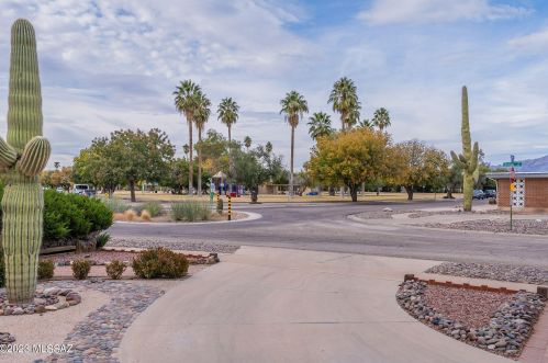 4908 Cecelia St, Tucson, AZ 85711-4318